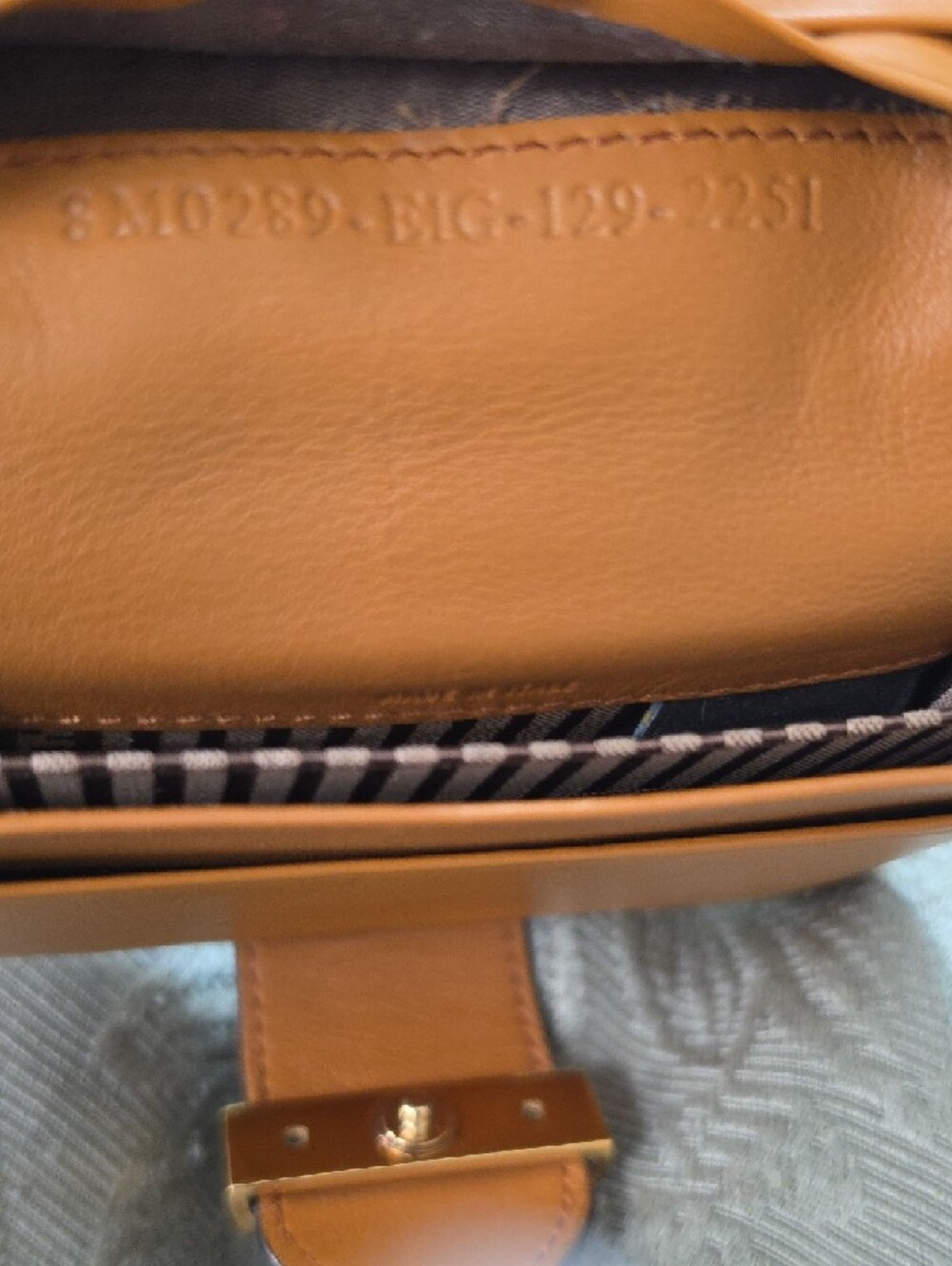 Fendi Vintage Black Leather Wallet with Gold Accent - Picture 15 of 15